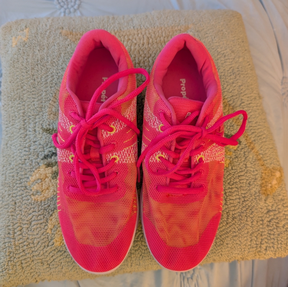 Propet TravelActiv Athleisure Walking Shoes, 9 Wide, Hot Pink & Yellow, EUC!